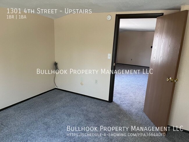 Building Photo - MOVE IN SPECIAL - $100 off first full mont...