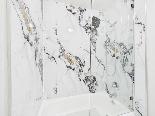 Building Photo - 7836 Bateman Ln