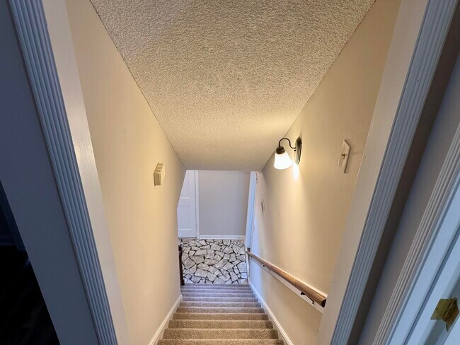 Building Photo - 122 York Haven Dr