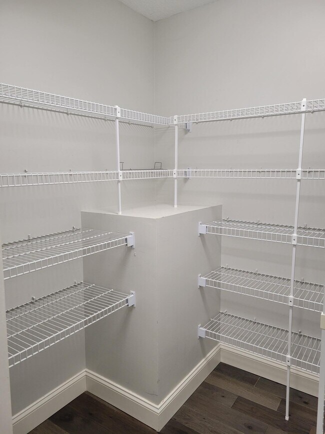 Building Photo - 116 Knollwood Ln