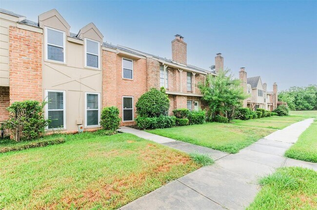 Building Photo - 3004 Beecave Dr