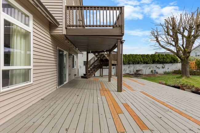 Building Photo - 700 SW 27th Way