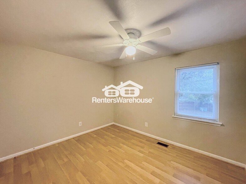 Building Photo - 924 Sedley Rd