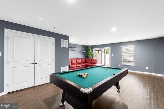 Building Photo - 5758 Barts Way