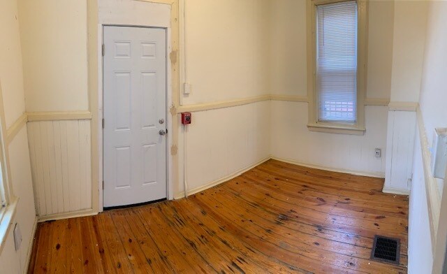 Building Photo - 4021 Pine St