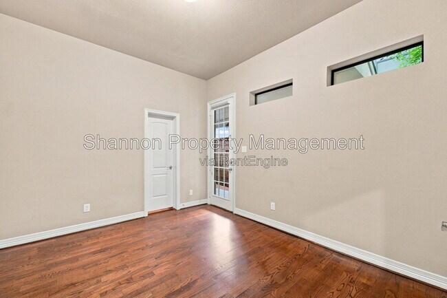 Building Photo - 2422 Langston St
