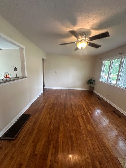 Building Photo - 1444 Dodge St