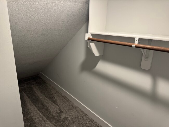 Building Photo - Oak Grove