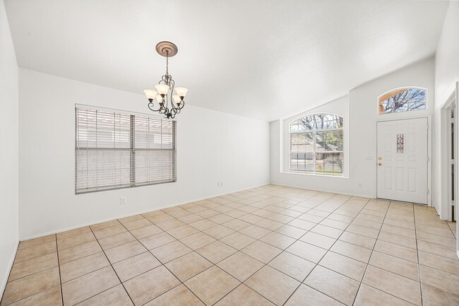 Building Photo - 5240 W Tonto Rd