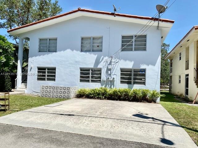 Building Photo - 517 Menendez Ave
