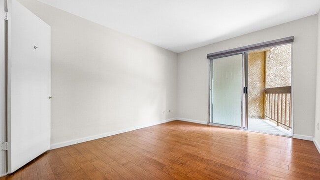 Building Photo - Beautiful Mountain Condo. 3 Bed-2Bath