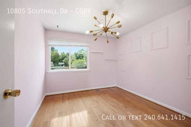 Building Photo - 10805 Southall Dr