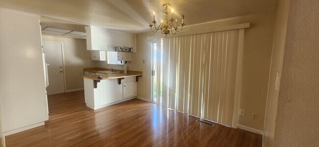 Building Photo - 8132001/37