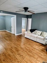 Building Photo - 463 Linden St