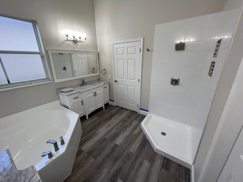 Building Photo - 1342 Crossbill Court