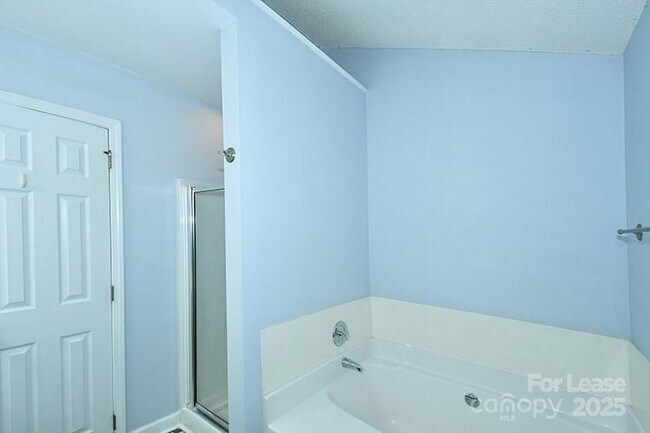 Building Photo - 119 Shining Armor Ct