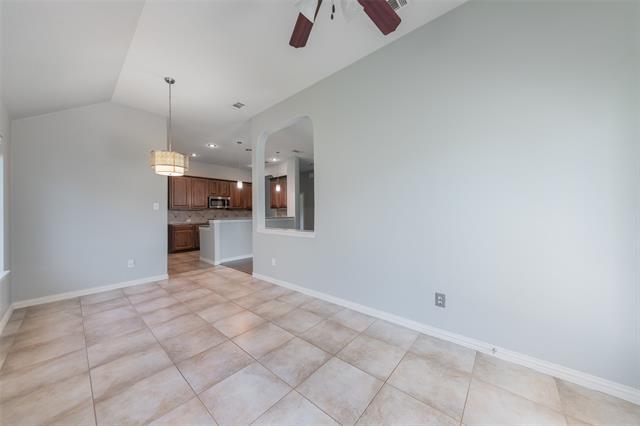 Building Photo - 2945 Mandalay Dr