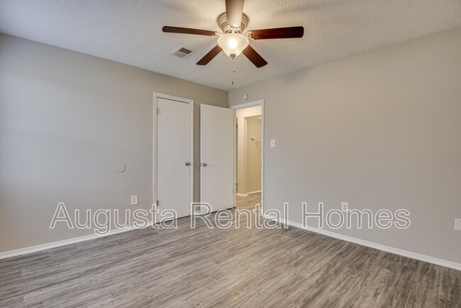 Building Photo - 2573 Tobacco Rd