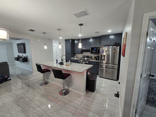 Building Photo - 5807 Seminario Ln