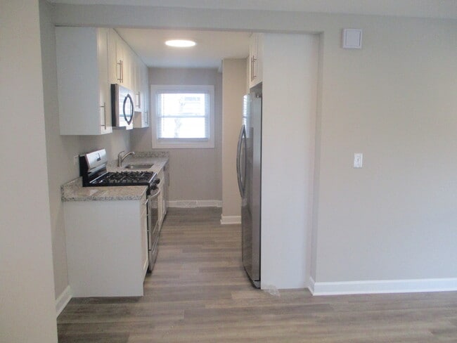 Building Photo - 1738 Ballentine St