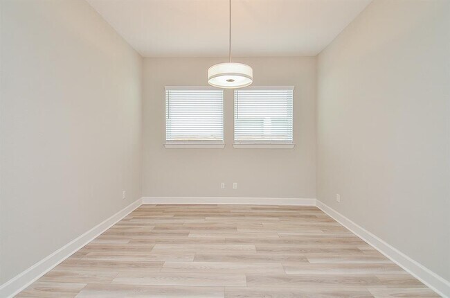 Building Photo - 13807 San Pasqual Pointe Dr