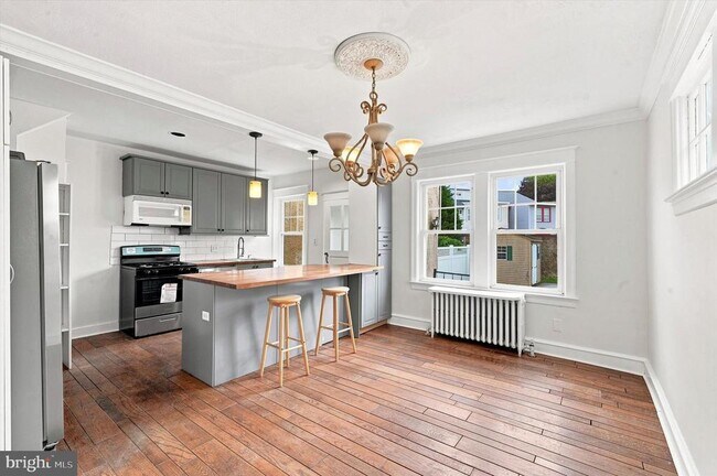 Building Photo - 122 Wilson Ave