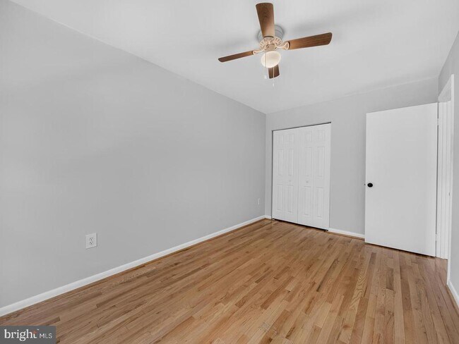 Building Photo - 15057 Cherrydale Dr
