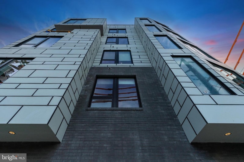 Building Photo - 102 W Berks St