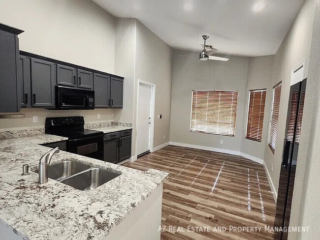 Building Photo - 8642 W Echo Ln