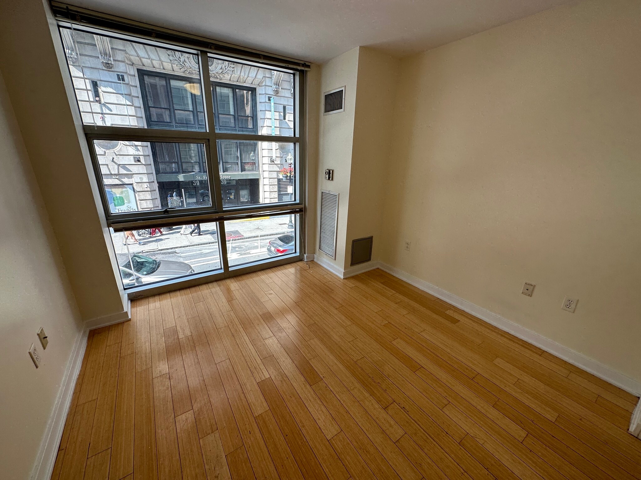 Building Photo - 5 Boylston Pl