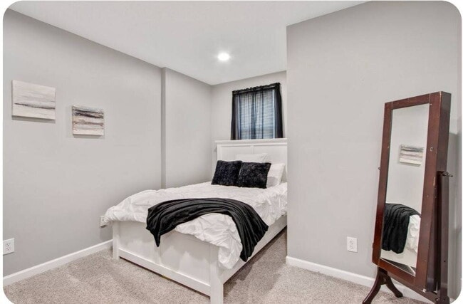 Building Photo - Furnished 3-Bedroom Apartment with Private Entrance and Free Laundry