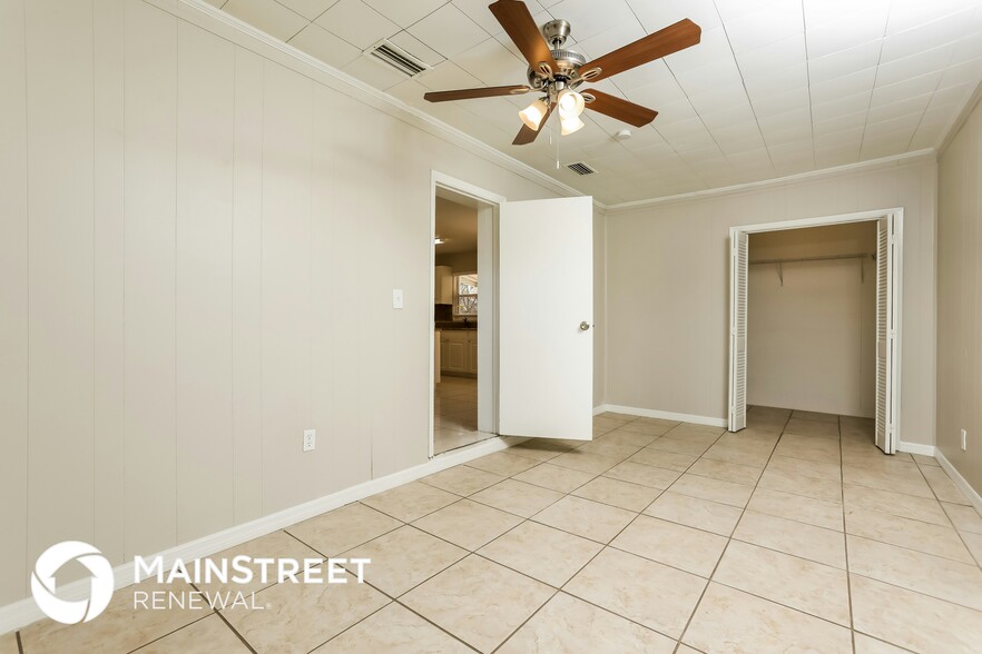 Building Photo - 4424 Edgebrook Dr