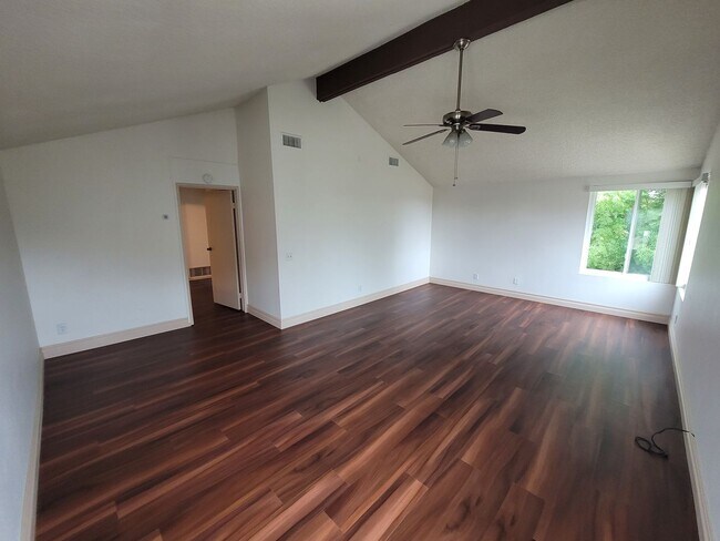 Building Photo - Beautiful 5 Bedroom La Habra Home