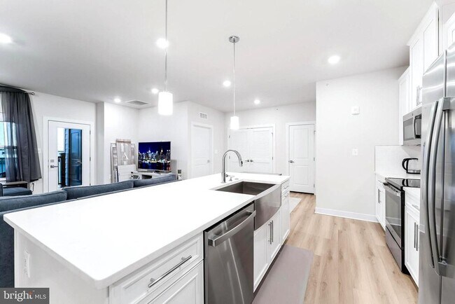 Building Photo - 12875 Mosaic Pk Wy