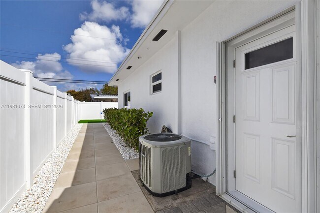 Building Photo - 2161 NE 62nd Ct