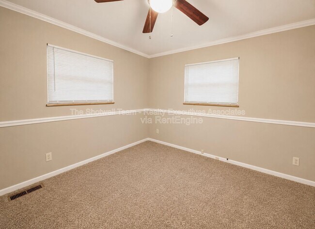 Building Photo - 11104 Hughlan Dr