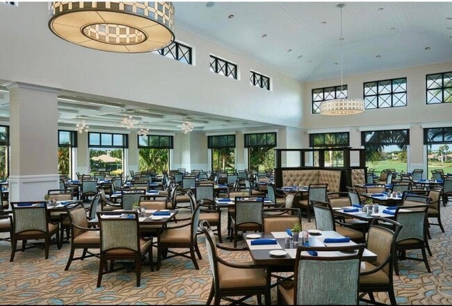 Building Photo - 6700 Fox Hollow Dr