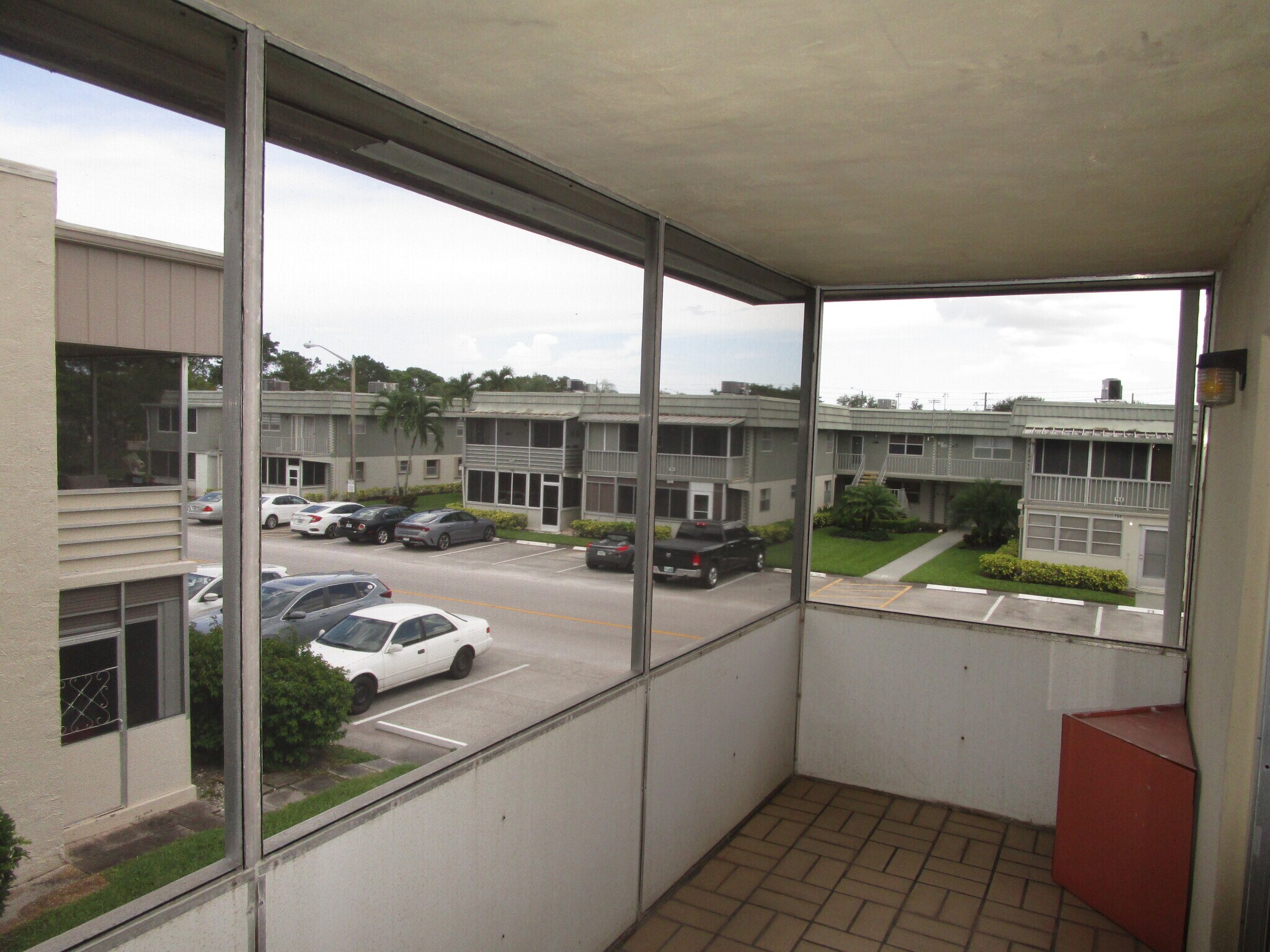 Building Photo - 517 Flanders K