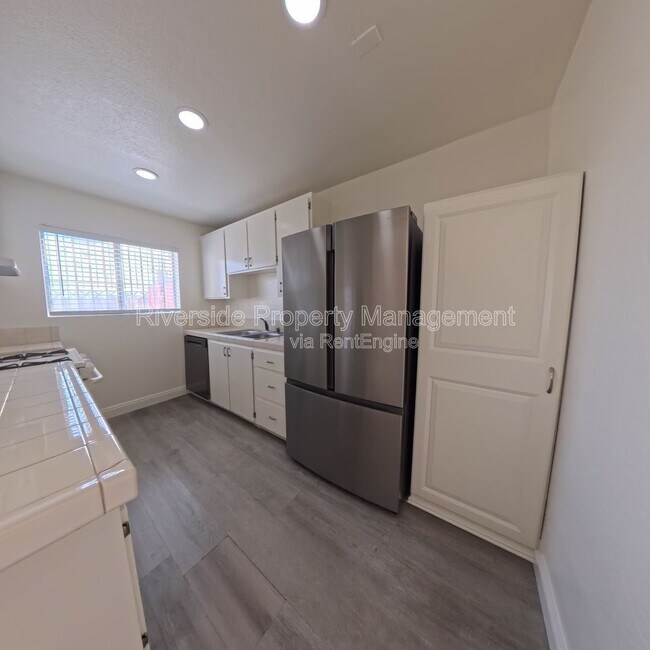 Building Photo - 2255 Cahuilla St