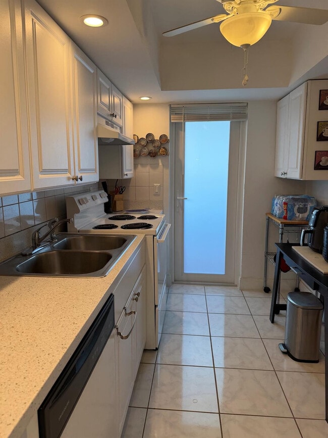 Building Photo - 4502 N Federal Hwy