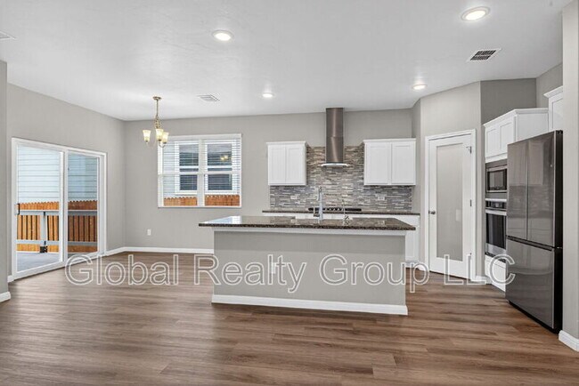 Building Photo - 13015 Red Elks Lks