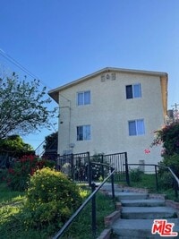 Building Photo - 1240 N Evergreen Ave