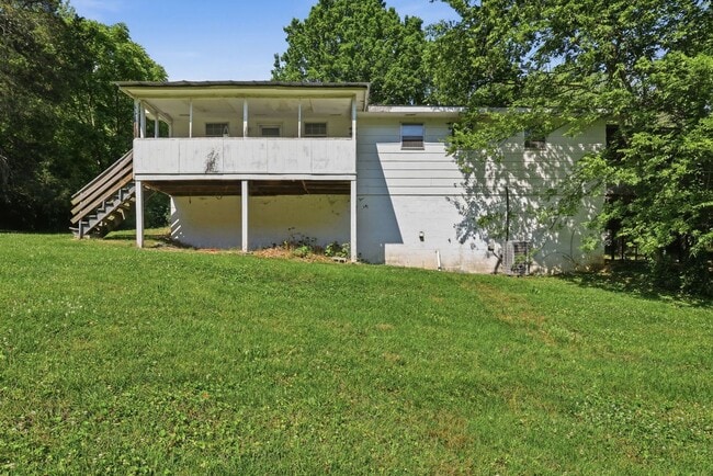 Building Photo - In the Heart of Hixson! 3 beds, 2 baths, Recent Updates!