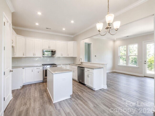 Building Photo - 104 Kentmore Dr