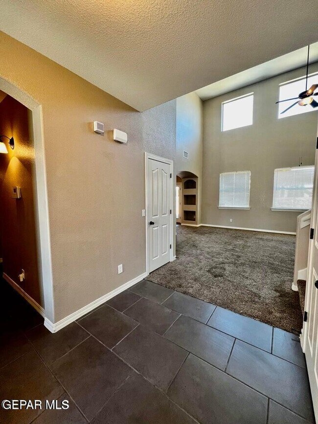 Building Photo - 11044 Bullseye St