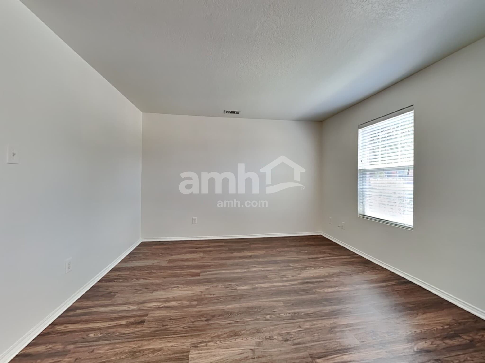 Building Photo - 700 Locustberry Dr