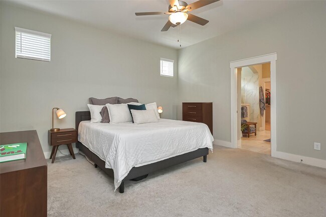 Building Photo - 17026 Canosa Dr