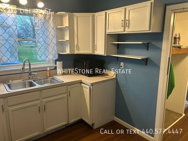 Building Photo - 244 Liberty St