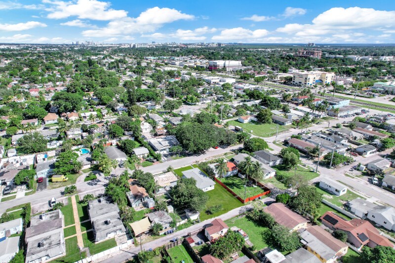 Building Photo - 2212 Roosevelt St