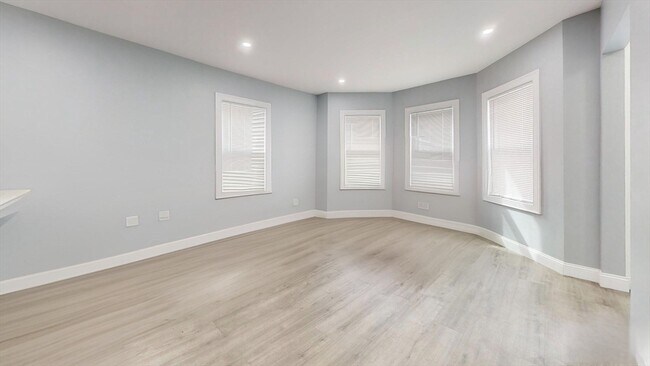 Building Photo - 346 Cherry St